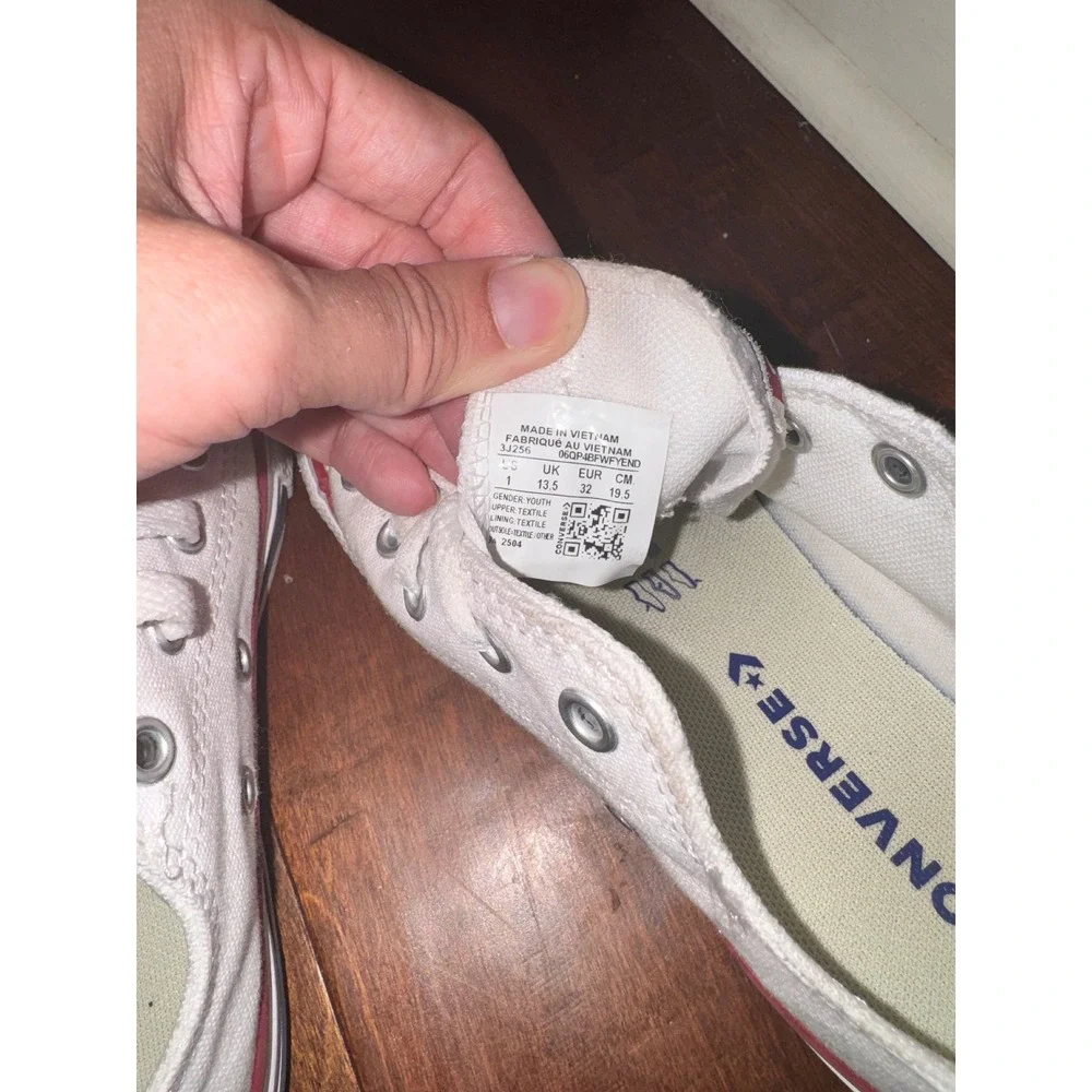 Converse Chuck Taylor All Star Low Top White Canvas Youth Sneakers 3J256 Size 1Y